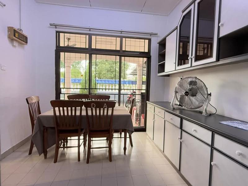 Service Residence for Sale at Palazio - Daniel Yong - Dining Room - PropertyGuru.com.my
