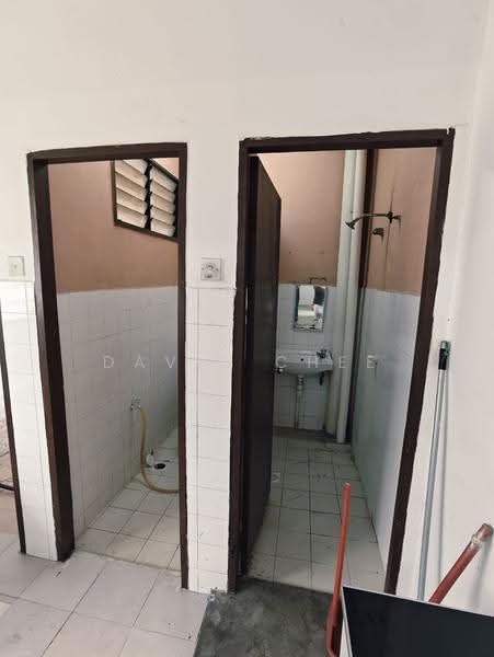 Apartment for Sale at Pangsapuri Sri Tanjung - David Chee - Bathroom - PropertyGuru.com.my