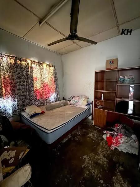 2-storey Terraced House for Sale in Taman Sentosa (Klang) - KH Chong - Bedroom - PropertyGuru.com.my