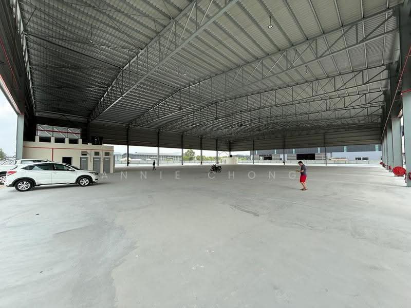 Gudang untuk Dijual di Bandar Puncak Alam (Puncak Alam) - Annie Chong - Exterior - PropertyGuru.com.my
