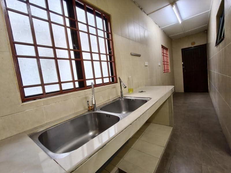 Rumah Teres 2-Tingkat untuk Dijual di Bandar Bukit Tinggi 2 (Klang) - Zaena Ng - Kitchen - PropertyGuru.com.my