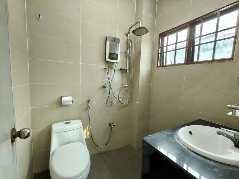 Rumah Teres 2-Tingkat untuk Dijual di Bandar Bukit Tinggi 2 (Klang) - Zaena Ng - Bathroom - PropertyGuru.com.my
