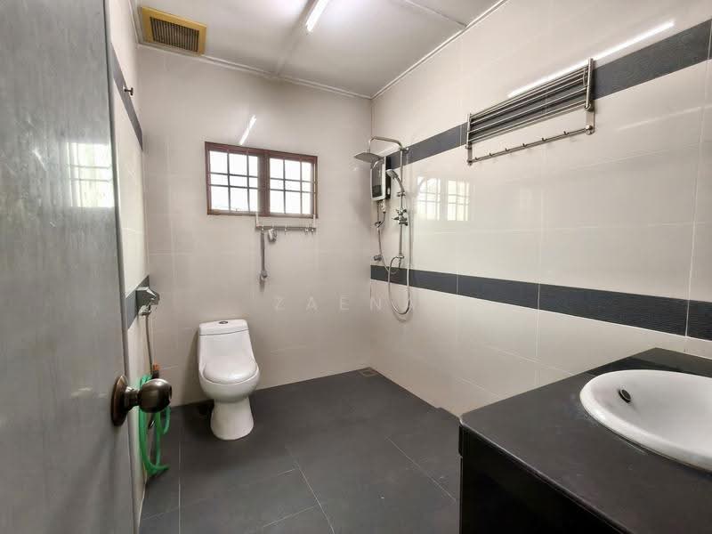 Rumah Teres 2-Tingkat untuk Dijual di Bandar Bukit Tinggi 2 (Klang) - Zaena Ng - Bathroom - PropertyGuru.com.my