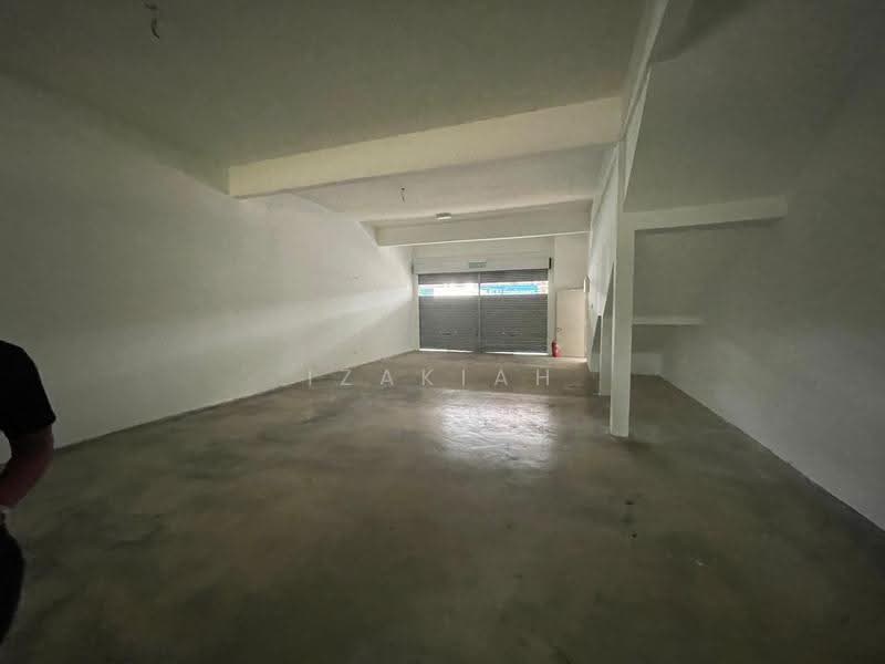 Shop / Office untuk Disewa di Bukit Jelutong (Shah Alam) - Izakiah Binti Zaharul Bakri - Interior - PropertyGuru.com.my