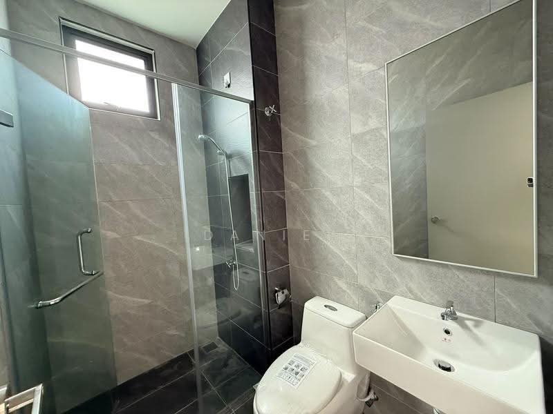 Rumah Teres 2-Tingkat untuk Dijual di Taman Desa Tebrau (Tebrau) - Daniel Yong - Bathroom - PropertyGuru.com.my