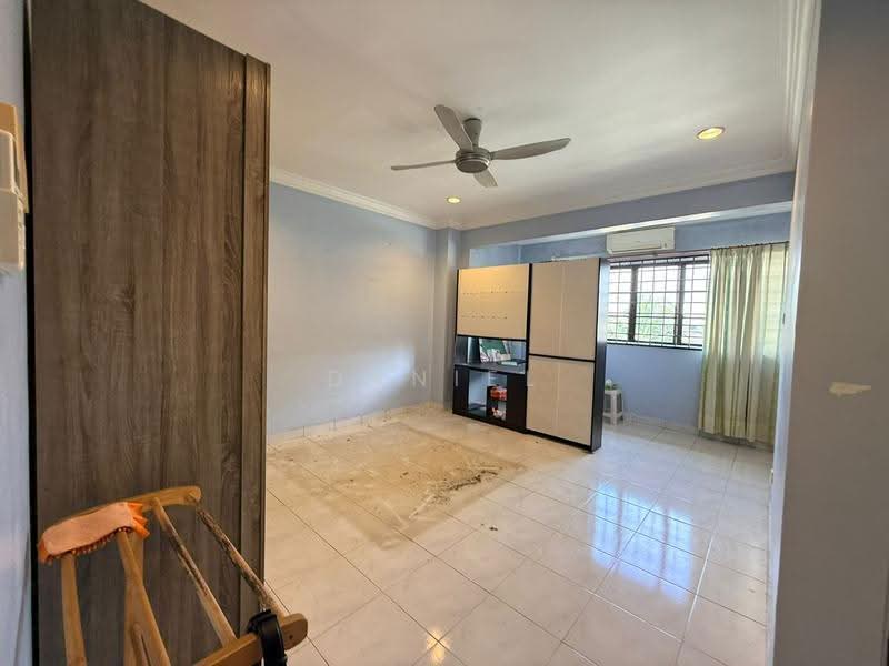Rumah Teres 2-Tingkat untuk Dijual di Taman Desa Tebrau (Tebrau) - Daniel Yong - Living Room - PropertyGuru.com.my