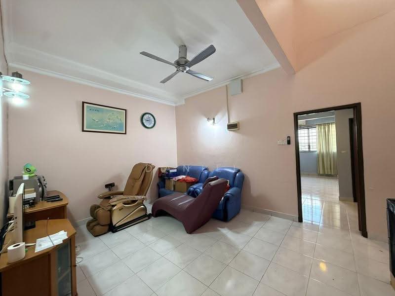 Rumah Teres 2-Tingkat untuk Dijual di Taman Desa Tebrau (Tebrau) - Daniel Yong - Living Room - PropertyGuru.com.my