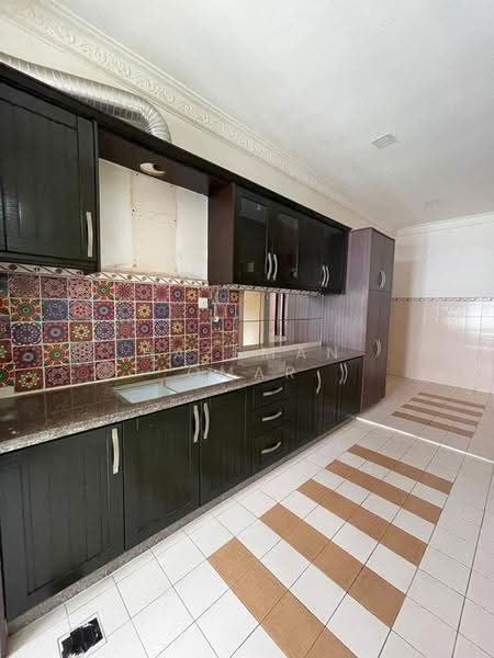 2-storey Terraced House for Sale in Denai Alam (Shah Alam) - Hazeman Omar - Kitchen - PropertyGuru.com.my