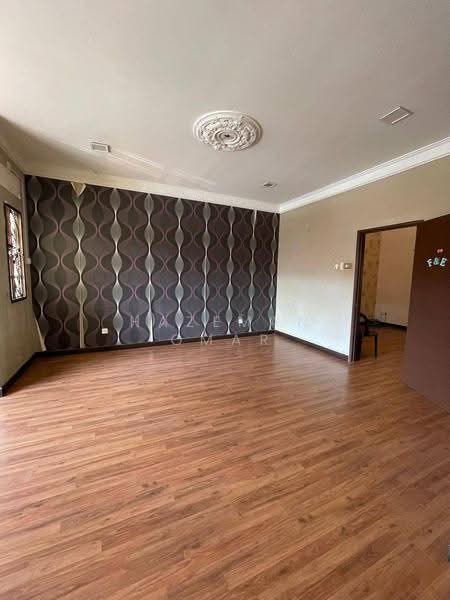 2-storey Terraced House for Sale in Denai Alam (Shah Alam) - Hazeman Omar - Living Room - PropertyGuru.com.my