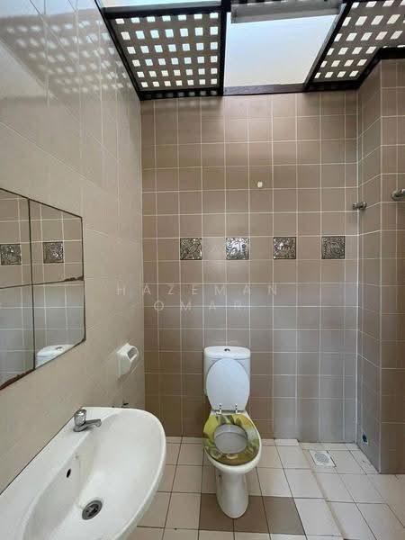 2-storey Terraced House for Sale in Denai Alam (Shah Alam) - Hazeman Omar - Bathroom - PropertyGuru.com.my