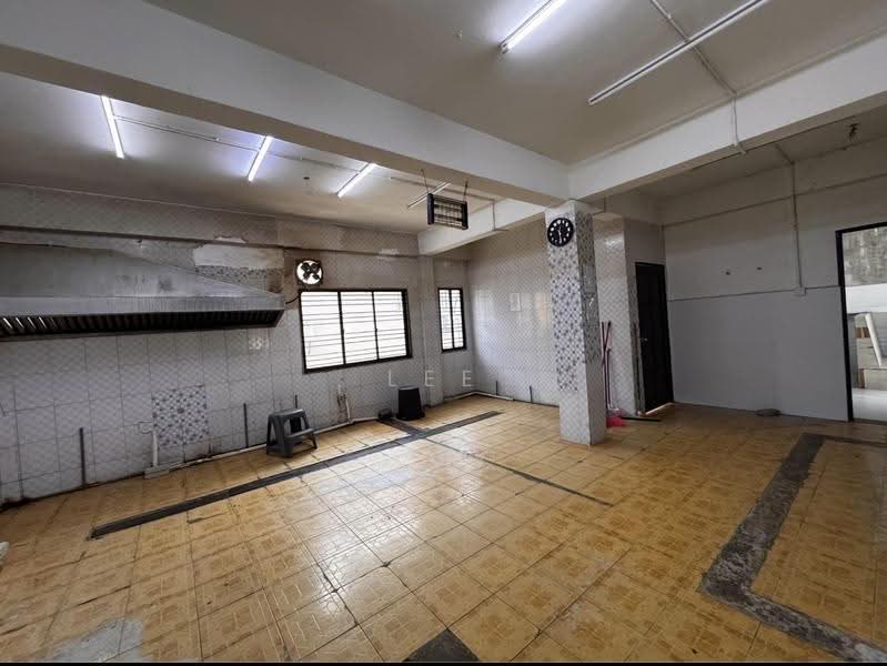 Shop for Rent in Damansara Damai (Selangor) - Lee Sing Siong - Kitchen - PropertyGuru.com.my