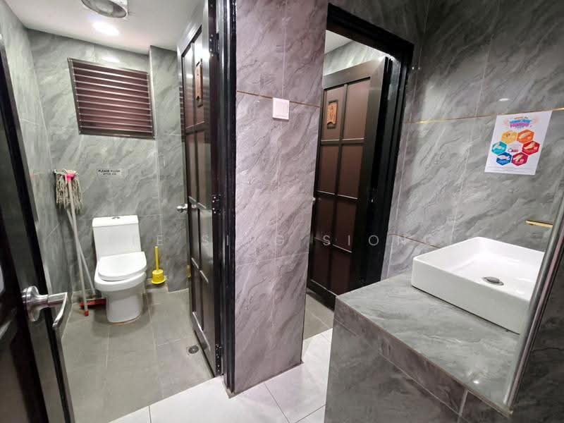 Shop for Rent in Damansara Damai (Selangor) - Lee Sing Siong - Bathroom - PropertyGuru.com.my