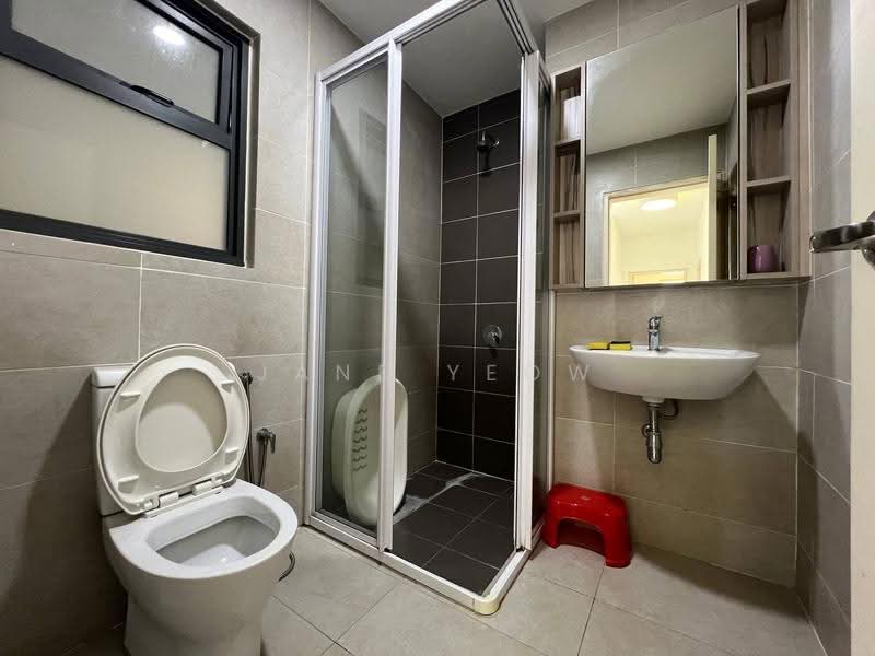 Kondominium untuk Dijual di Lakeville Residence - Jane Yeow - Bathroom - PropertyGuru.com.my