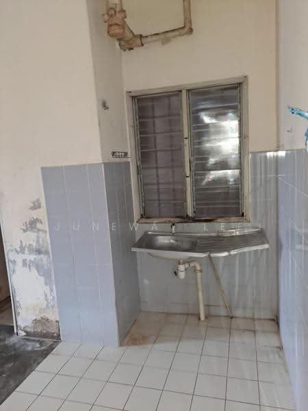 Flat for Sale at Taman Bukit Kenangan - Juneway Lee - Kitchen - PropertyGuru.com.my