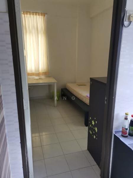 Rumah Flat untuk Dijual di Taman Sri Setia - Ang Lee Theng - Bedroom - PropertyGuru.com.my
