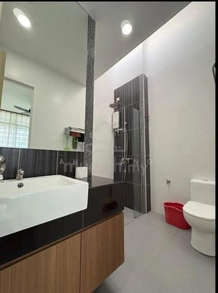 Rumah Teres 2-Tingkat untuk Dijual di Setia Eco Cascadia (Tebrau) - Ah Liang - Bathroom - PropertyGuru.com.my