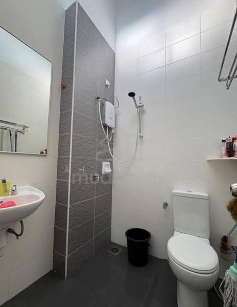 Rumah Teres 2-Tingkat untuk Dijual di Setia Eco Cascadia (Tebrau) - Ah Liang - Bathroom - PropertyGuru.com.my