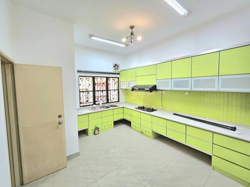 2-storey Terraced House for Sale in Bandar Kinrara Seksyen 5 (Bandar Kinrara) - SUNNY YONG - Kitchen - PropertyGuru.com.my