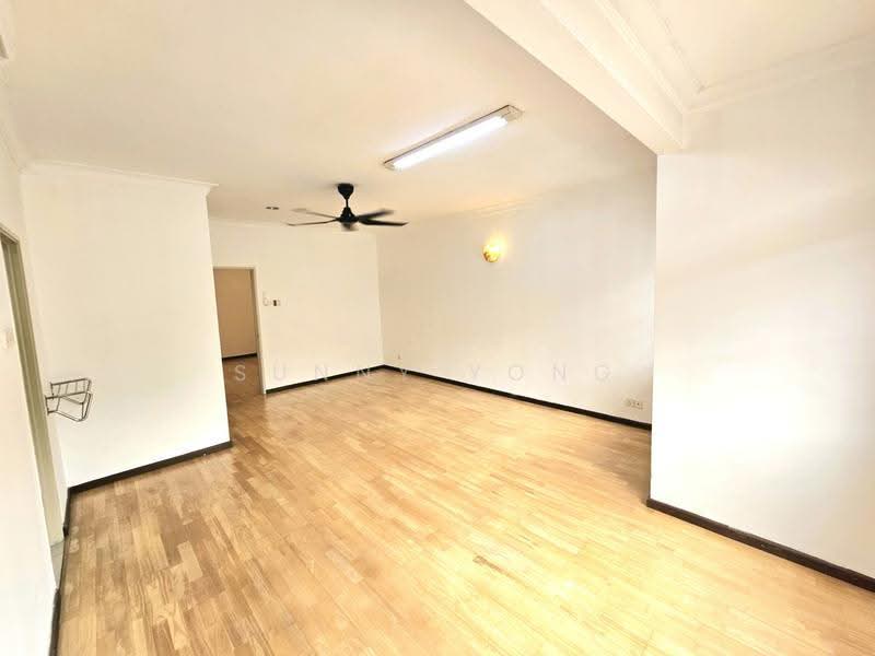 2-storey Terraced House for Sale in Bandar Kinrara Seksyen 5 (Bandar Kinrara) - SUNNY YONG - Living Room - PropertyGuru.com.my