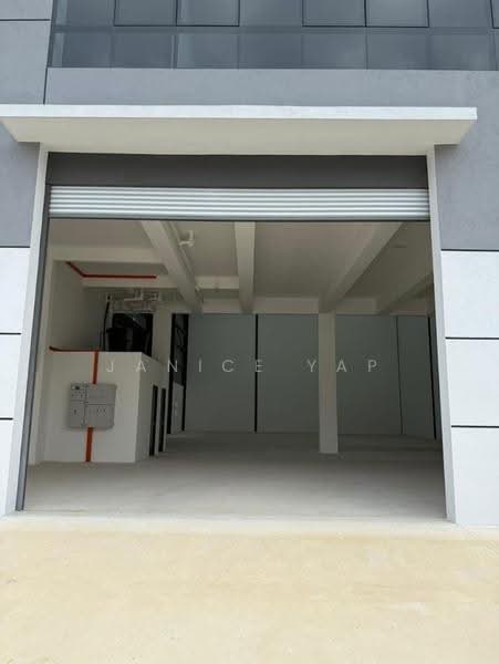 Detached Factory for Sale in Kampung Sri Cheeding (Jenjarom) - Janice Yap - Entrance - PropertyGuru.com.my