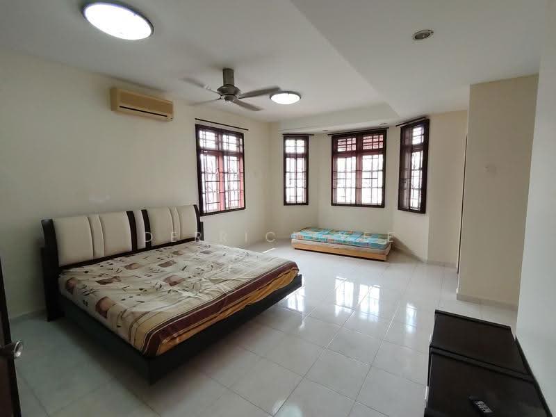 Rumah Teres 2-Tingkat untuk Dijual di Taman Pandan Indah (Klebang) - Derrick Yee - Bedroom - PropertyGuru.com.my
