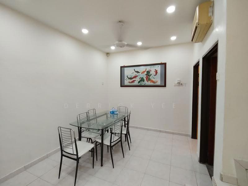 Rumah Teres 2-Tingkat untuk Dijual di Taman Pandan Indah (Klebang) - Derrick Yee - Dining Room - PropertyGuru.com.my
