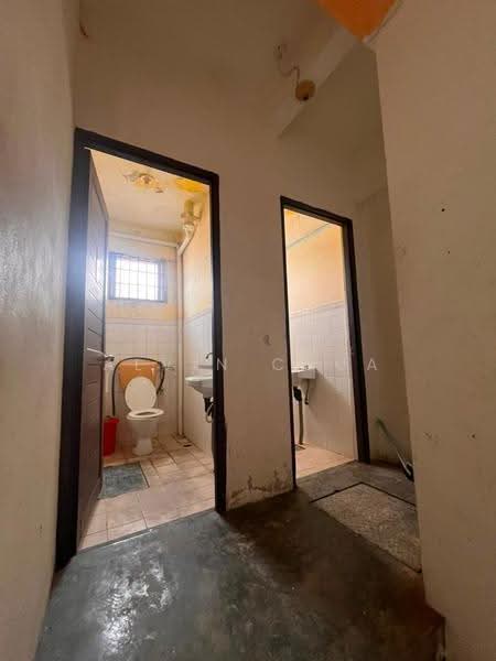 Shop for Rent in Kuching (Sarawak) - Alvin Chua - Bathroom - PropertyGuru.com.my