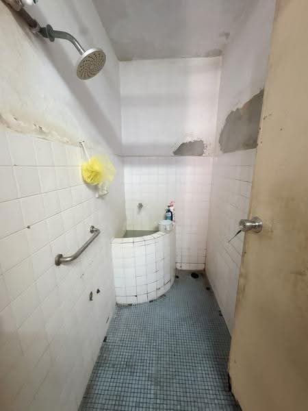 Rumah Teres untuk Dijual di Seremban (Negeri Sembilan) - Daniel Yong - Bathroom - PropertyGuru.com.my