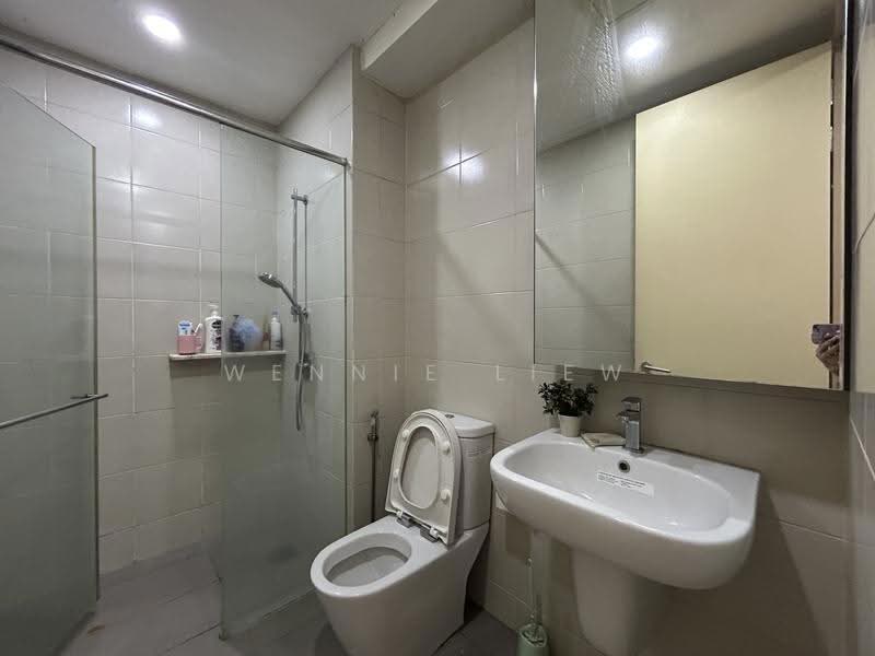 Kondominium untuk Dijual di Azelia Residence - Wennie Liew - Bathroom - PropertyGuru.com.my