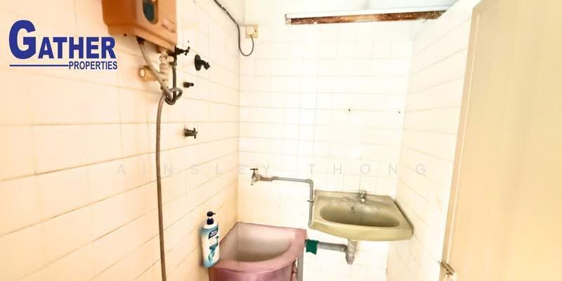 2-storey Terraced House for Sale in Desa Pakatan (Ipoh) - Ainsley Thong - Bathroom - PropertyGuru.com.my