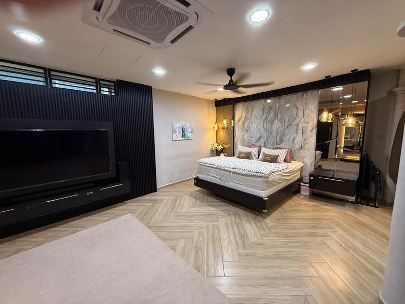 Rumah Berkembar untuk Dijual di Beserah (Pahang) - Izzat Azman - Bedroom - PropertyGuru.com.my