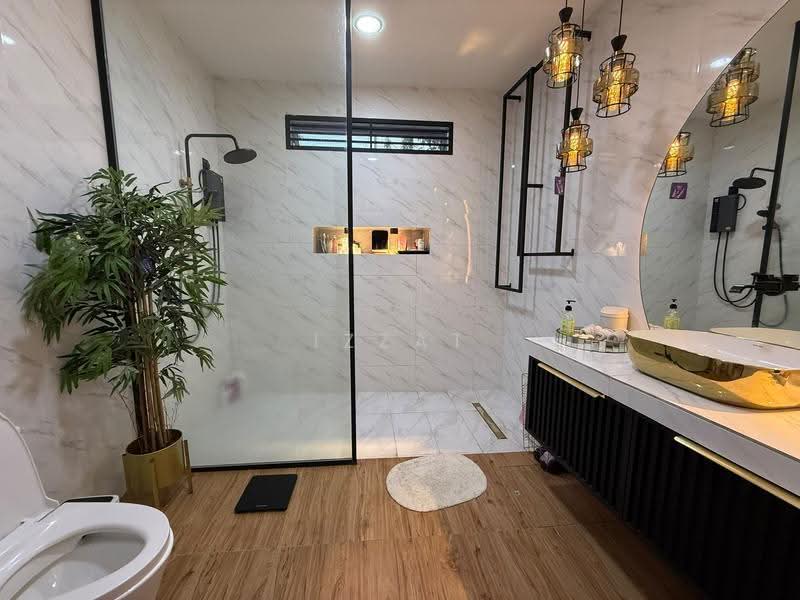 Rumah Berkembar untuk Dijual di Beserah (Pahang) - Izzat Azman - Bathroom - PropertyGuru.com.my