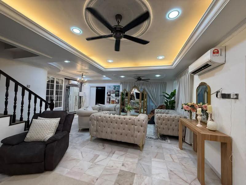 Rumah Berkembar untuk Dijual di Beserah (Pahang) - Izzat Azman - Living Room - PropertyGuru.com.my