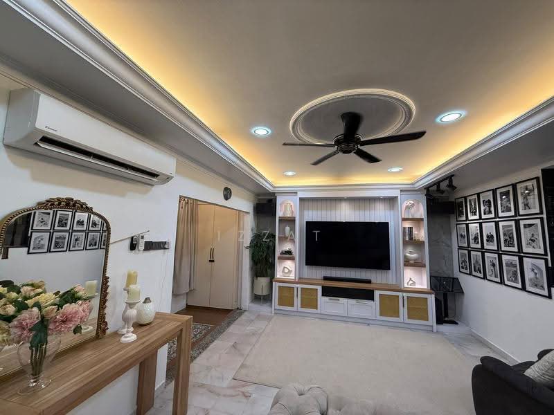 Rumah Berkembar untuk Dijual di Beserah (Pahang) - Izzat Azman - Living Room - PropertyGuru.com.my