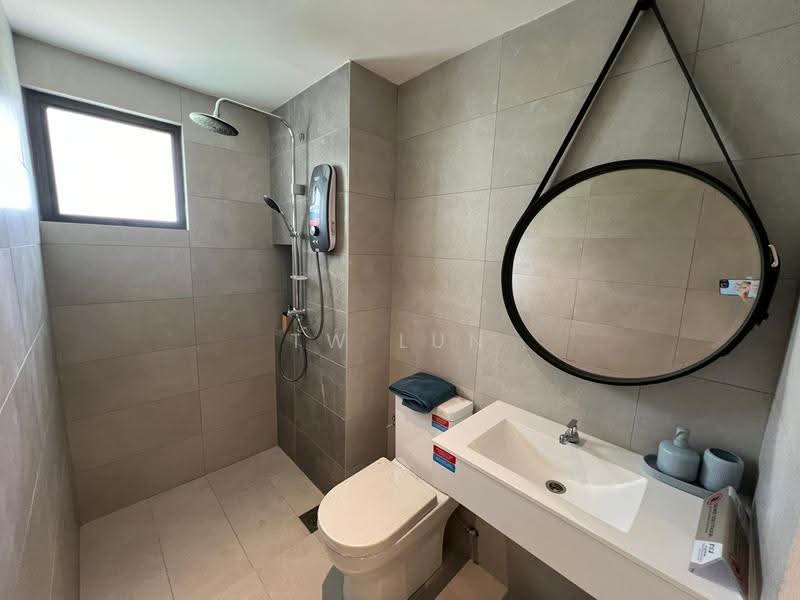 Pangsapuri untuk Dijual di Radium Adesa - Tw Lun - Bathroom - PropertyGuru.com.my