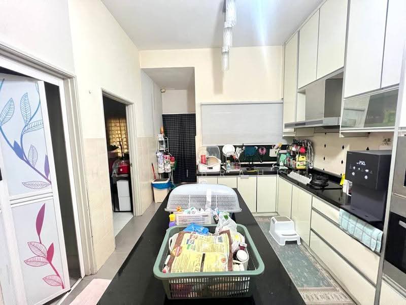 2-storey Terraced House for Sale in Setia Alam Sari (Bandar Baru Bangi) - Hawa Ibrahim - Kitchen - PropertyGuru.com.my