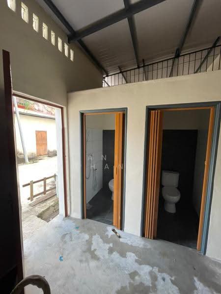 Shop / Office untuk Disewa di George Town (Penang) - Daniel Phang - Bathroom - PropertyGuru.com.my