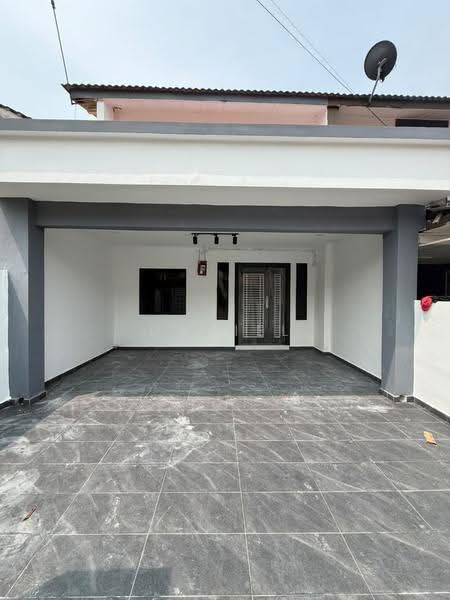 Rumah Teres 2-Tingkat untuk Dijual di Taman Bukit Tiram (Ulu Tiram) - Daniel Yong - Exterior - PropertyGuru.com.my