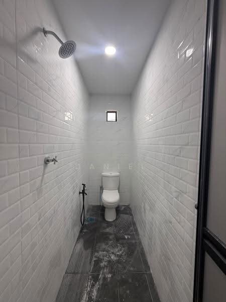 Rumah Teres 2-Tingkat untuk Dijual di Taman Bukit Tiram (Ulu Tiram) - Daniel Yong - Bathroom - PropertyGuru.com.my