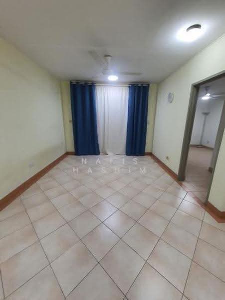 Condominium for Sale at Perdana Exclusive - Nafis Hashim - Living Room - PropertyGuru.com.my