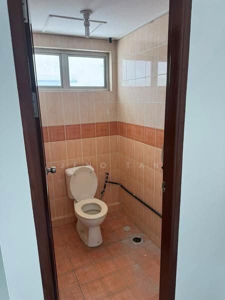 Warehouse for Rent in Kuching (Sarawak) - Jeno Tan - Bathroom - PropertyGuru.com.my
