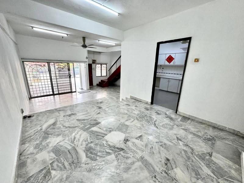 Rumah Teres 2-Tingkat untuk Dijual di Taman Bukit Mewah (Kajang) - Fazri . - Living Room - PropertyGuru.com.my
