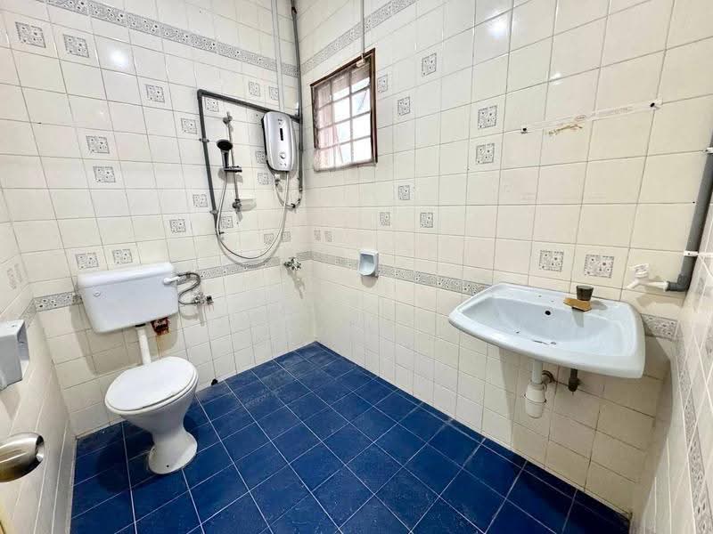 Rumah Teres 2-Tingkat untuk Dijual di Taman Bukit Mewah (Kajang) - Fazri . - Bathroom - PropertyGuru.com.my