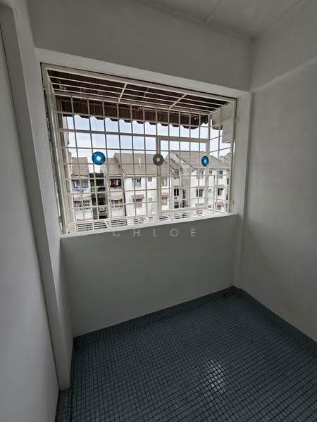 Rumah Flat untuk Dijual di Desa Petaling Flat - Chloe Wai - Balcony - PropertyGuru.com.my