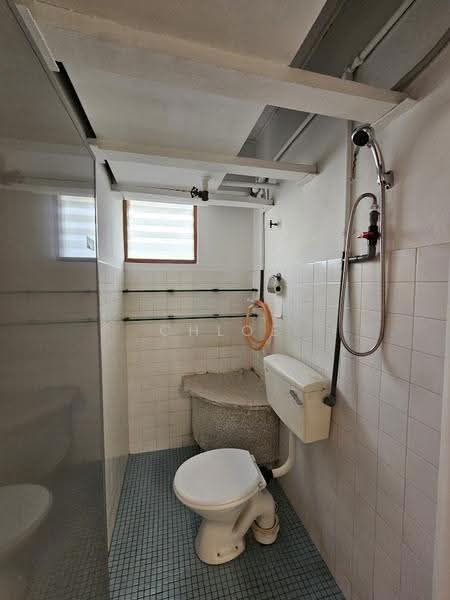 Rumah Flat untuk Dijual di Desa Petaling Flat - Chloe Wai - Bathroom - PropertyGuru.com.my
