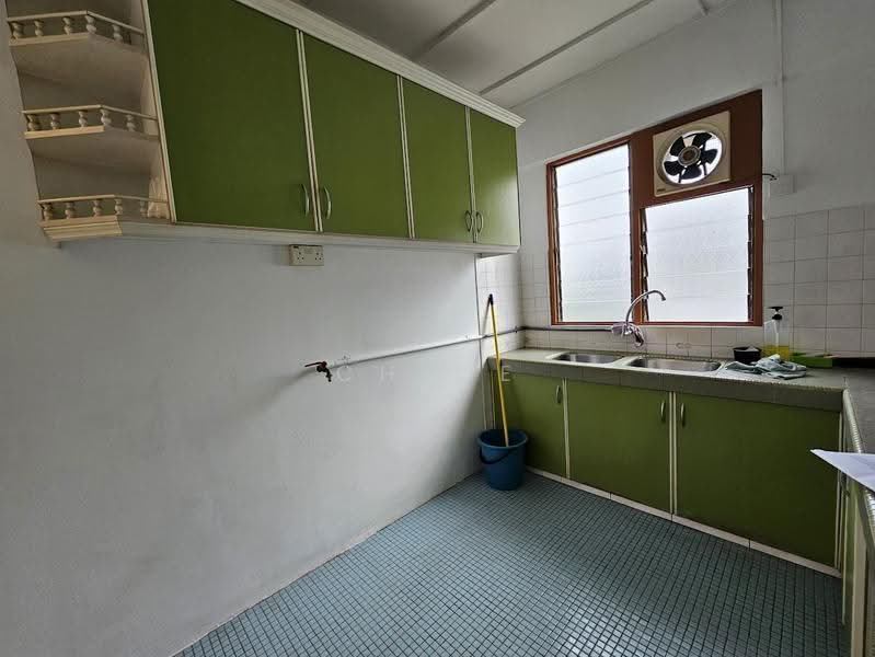 Rumah Flat untuk Dijual di Desa Petaling Flat - Chloe Wai - Kitchen - PropertyGuru.com.my