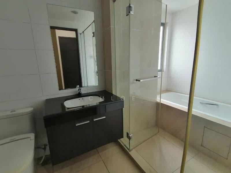 Apartment for Rent at Molek Pine 3 - Chloe Shum - Bathroom - PropertyGuru.com.my