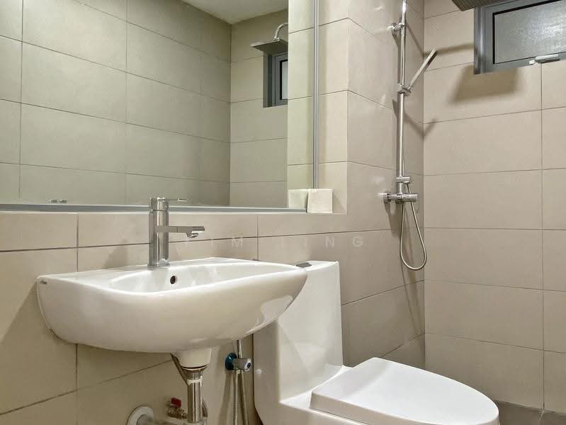 Condominium for Rent at Lakefront Residence - Kim Ling - Master Bathroom - PropertyGuru.com.my