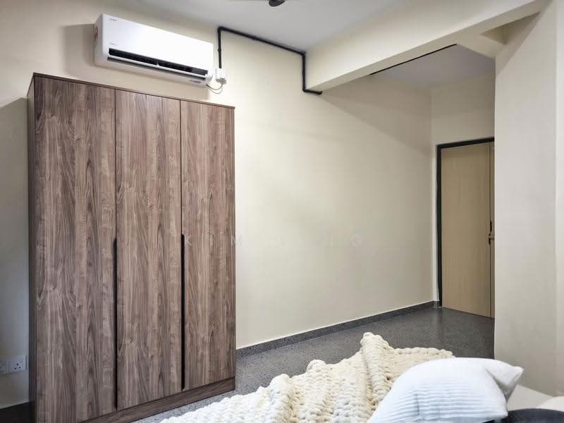 Kondominium untuk Disewa di Menara Alpha - Kim Ling - Master Bedroom - PropertyGuru.com.my