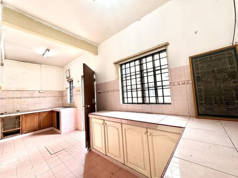 Rumah Teres 2-Tingkat untuk Dijual di Klang (Selangor) - Ameer Mujahid - Kitchen - PropertyGuru.com.my